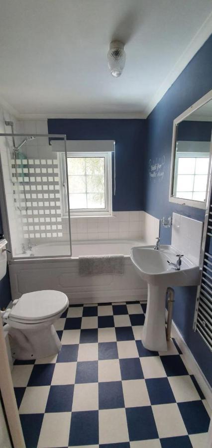 Beautiful 1 Bedroom Cottage With Courtyard. Deal Kültér fotó