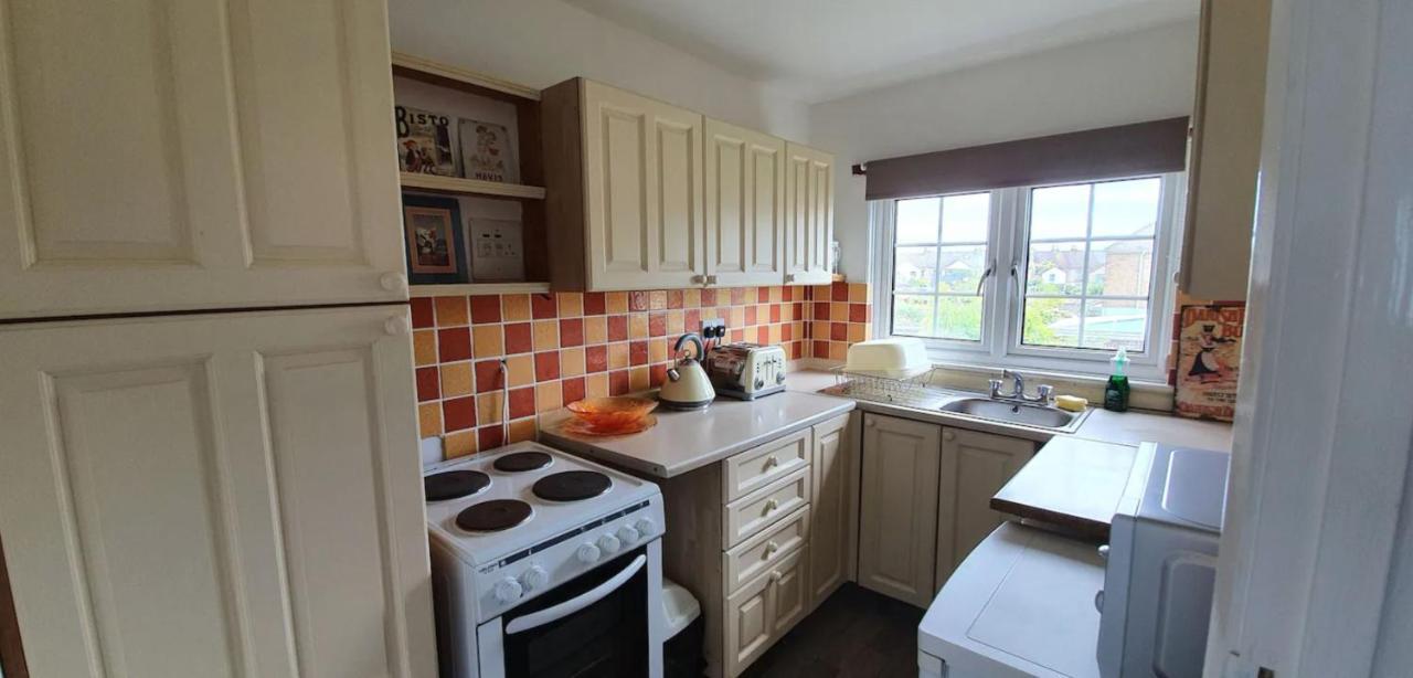 Beautiful 1 Bedroom Cottage With Courtyard. Deal Kültér fotó